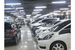 Terpukul Skenario Pengerekan Tajam BBM Non-Subsidi, Owner Mobil Mewah Ramai-ramai Lego Unitnya
